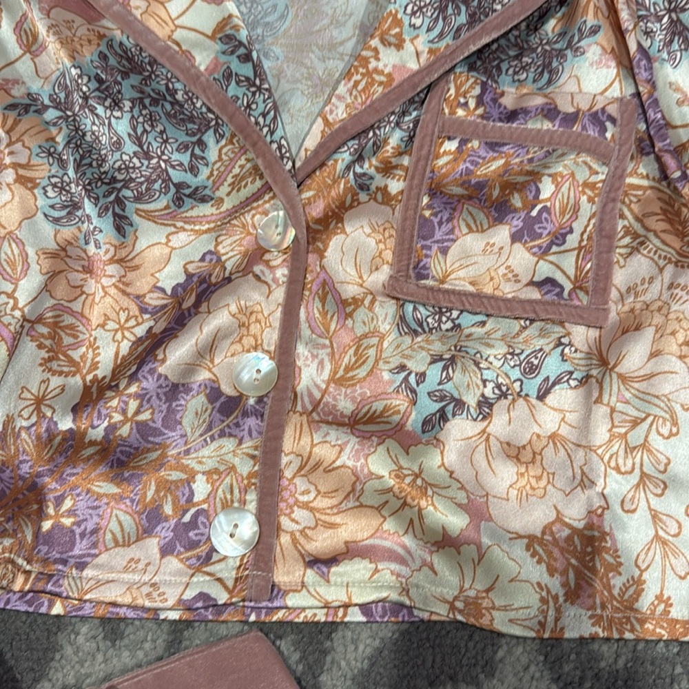 Beach Riot Satin Crop - Picture 3 of 4